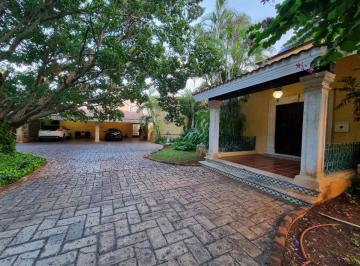 Casa · 770m² · 4 Recámaras · 5 Estacionamientos · Residencia Tipo Quinta con 4 Recámaras y Amplio Jardín en Privada San Ramón Norte