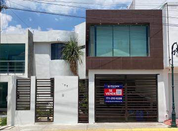 Fachada · Casa Amplia en Arboledas de San Javier