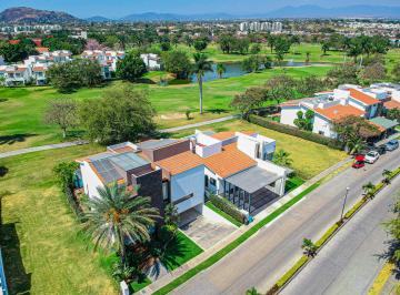 Casa de 6 habitaciones, Cuernavaca · Casa en Venta en Paraíso Country