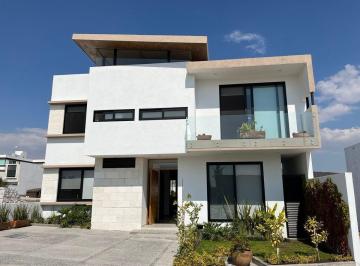 Casa · 311m² · 4 Recámaras · 2 Estacionamientos · Casa en Venta Mayorazgo Residencial