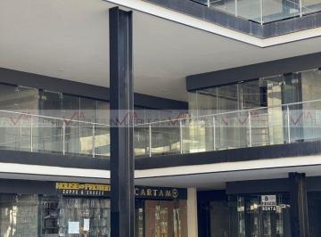 Local comercial · 58m² · 2 Estacionamientos · Local Comercial en Renta en Valle Alto