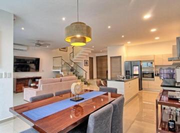 Casa de 1 habitación, Cuernavaca · Moderna Casa con Seguridad en Zona Dorada