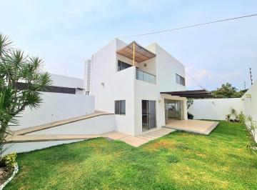Casa de 4 habitaciones, Cuernavaca · Casa en Fraccionamiento Los Colorines