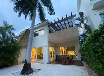 Casa en condominio de 3 habitaciones, Benito Juárez · Renta de Casa Amueblada en Residencial Isla Dorada en Cancun