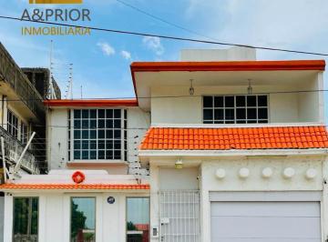 Casa · 300m² · 3 Recámaras · Casa - Puerto México