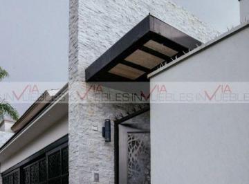Casa de 4 habitaciones, Monterrey · Casa en Venta en Monterrey