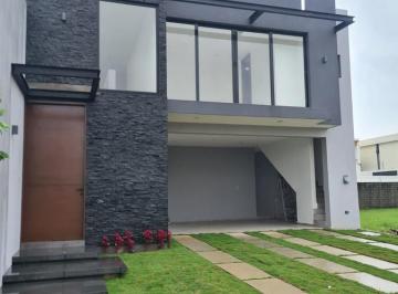 Casa · 309m² · 3 Recámaras · 2 Estacionamientos · Casa - Fraccionamiento El Country