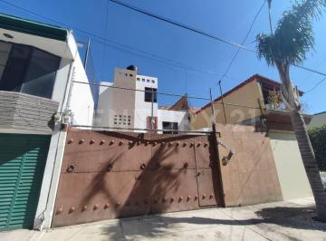 Casa · 247m² · 4 Recámaras · 2 Estacionamientos · Venta de Casa en Puebla, 4 Habitaciones en Plazas Amalucan con Jardín Interior.