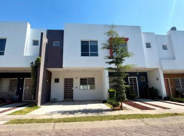 Casa en condominio de 2 habitaciones, San Pedro Tlaquepaque · Excelente Residencia en Renta Parques del Bosque Coto Magnolia