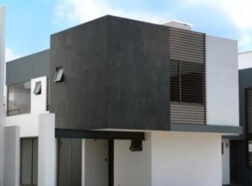 Casa · 220m² · 3 Recámaras · 3 Estacionamientos · Casa - Metepec