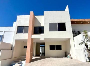 Casa · 264m² · 3 Recámaras · En Privada a Una Cuadra de La Av San Diego