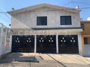 Casa · 384m² · 4 Recámaras · 3 Estacionamientos · Casa en Venta en Bulevares de San Cristóbal, Ecatepec