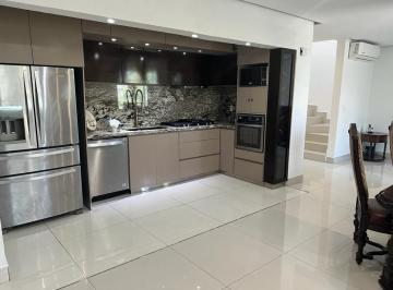 Casa de 3 habitaciones, Monterrey · Casa en Renta Amueblada