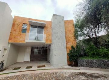 Casa · 200m² · 3 Recámaras · 2 Estacionamientos · Casa - Jesús María
