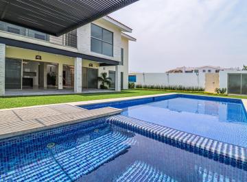 Casa de 3 habitaciones, Cuernavaca · Casa en Venta, en El Mejor Clima de Morelos, Estricta Vigilancia