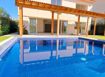 Casa de 4 habitaciones, Emiliano Zapata · Casa en Venta en Paraiso Country con Vista Al Campo