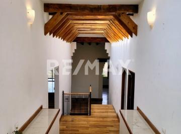 Casa de 4 habitaciones, Miguel Hidalgo · Casa en Venta en Calle Cerrada, Lomas Altas
