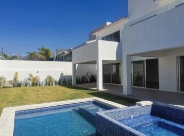 Casa · 390m² · 4 Recámaras · 2 Estacionamientos · Casa en Fraccionamiento en Paraíso Country Club Emiliano Zapata - Maz - 1582 - Fr