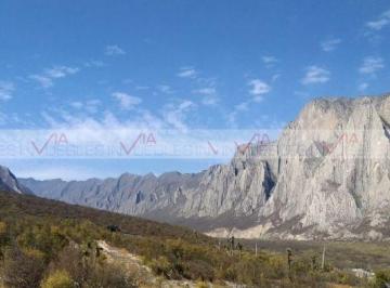 Terreno / Lote · 2165m² · 3 Recámaras · 3 Estacionamientos · Terreno / Lote en Venta en Santa Catarina