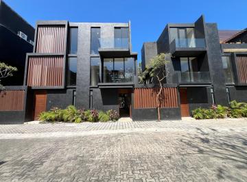 Casa en condominio · 208m² · 3 Recámaras · 1 Estacionamiento · Mar y Miel Luxury Townhouses en Aldea Zama, Tulum