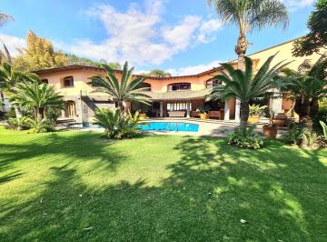 Casa de 8 habitaciones, Cuernavaca · Enorme E Imponente Casa Sola en Colonia Reforma