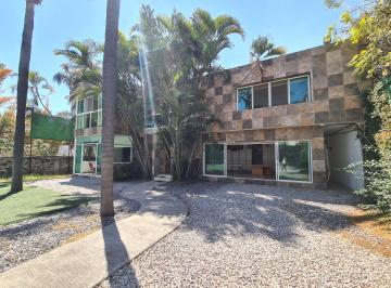 Casa de 4 habitaciones, Cuernavaca · Enorme Casa Sola en El Corazón de Vista Hermosa