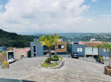 Casa · 400m² · 4 Recámaras · 4 Estacionamientos · Casa en Venta en Condado de Sayavedra