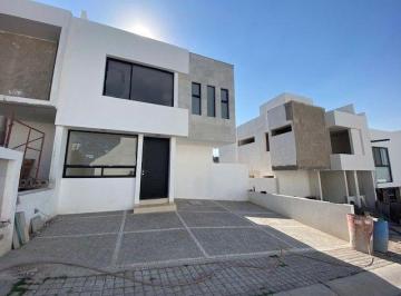 Casa · 156m² · 3 Recámaras · 2 Estacionamientos · Casa en Venta Punta Esmeralda Corregidora