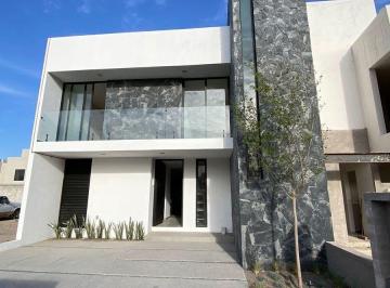 Casa · 211m² · 4 Recámaras · 3 Estacionamientos · Preciosa Casa en Zen Life, 4ta Recamara en Pb, Roof Garden