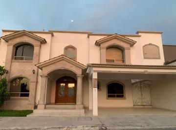 Casa de 4 habitaciones, Saltillo · Casa Amueblada Para Ejecutivo en Residencial San Patricio Plus