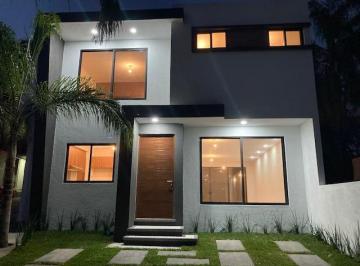 Casa de 4 habitaciones, Cuernavaca · Venta Casa Cuernavaca Nueva Minimalista Seguridad Jardín y Alberca