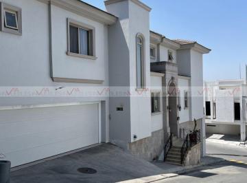 Casa · 459m² · 3 Recámaras · 3 Estacionamientos · Casa en Venta en Hacienda San Francisco