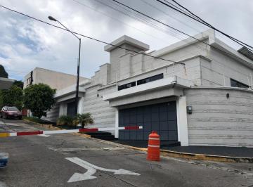 Departamento · 582m² · 3 Recámaras · 3 Estacionamientos · Casa en Venta en Lomas de Tecamachalco con Pluma de Seguridad