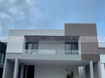Casa · 356m² · 3 Recámaras · 3 Estacionamientos · Casa en Venta en El Uro