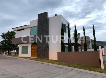 Casa · 181m² · 3 Recámaras · 2 Estacionamientos · Casa en Venta en Senderos de Monte Verde.