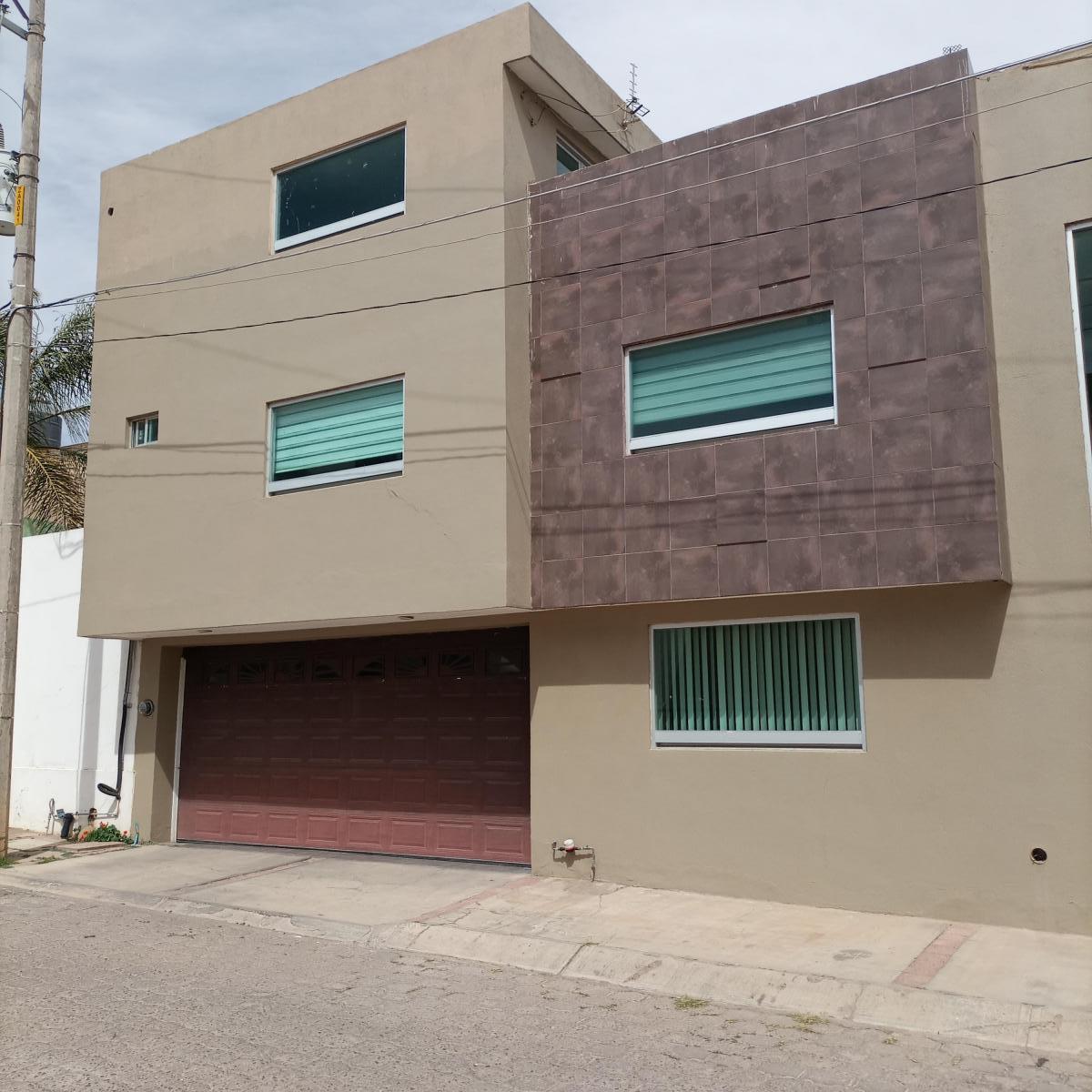 En Venta Residencia en Privada