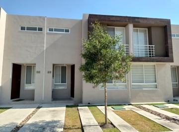 1. Vista Frontal · Casa Nueva en Renta en Zakia
