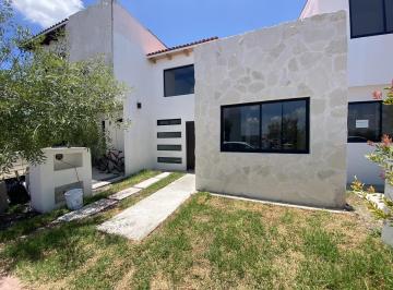 Casa · 85m² · 2 Recámaras · 2 Estacionamientos · Casa Sevilla - Ciudad Maderas Queretaro