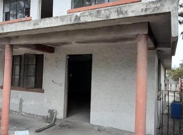 Casa · 260m² · 4 Recámaras · 6 Estacionamientos · Casa en Venta en Col. del Pueblo, Tampico Tamaulipas.