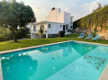 Casa · 315m² · 4 Recámaras · 2 Estacionamientos · Venta Casa en Tzompantle - V284