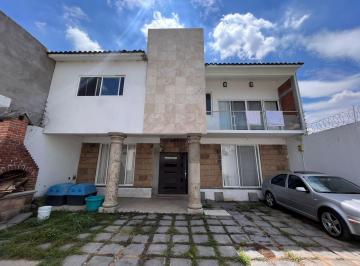 Casa de 3 habitaciones, Cuernavaca · Venta Casa Sola Ejidos de Acapantzingo Cuernavaca