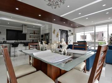 Casa · 350m² · 3 Recámaras · 5 Estacionamientos · Casa en Venta, Bosque Esmeralda, Atizapán de Zaragoza