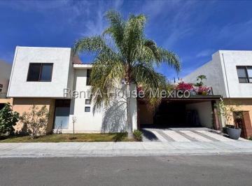 Casa en condominio Venta de 4 habitaciones · Casa en Venta 4 Recámaras, Puerta Real, Corregidora.