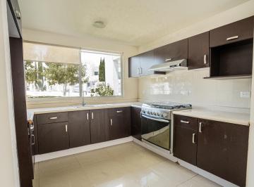 Casa en condominio de 3 habitaciones, San Luis Potosí · Casa en Horizontes, Frente a Área Verde, Privacidad, Excelente Estado