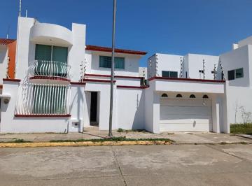 Casa · 150m² · 3 Recámaras · 3 Estacionamientos · Casa en Renta en Paraiso Coatzacoalcos