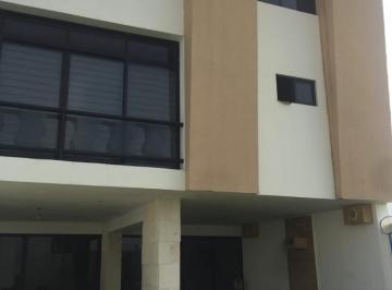 Casa · 436m² · 5 Recámaras · 2 Estacionamientos · Casa en Venta en Lomas de La Rioja