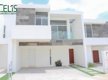 Casa · 210m² · 4 Recámaras · 2 Estacionamientos · Casa - Villa de Pozos