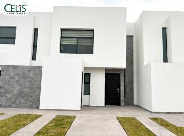 Casa · 116m² · 3 Recámaras · 2 Estacionamientos · Casa - Villa de Pozos