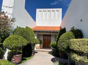Casa en condominio · 800m² · 4 Recámaras · 4 Estacionamientos · Rento / Vendo Linda Casa en El Campanario