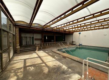ALBERCA · Casa a La Venta con Uso Comercial en Jardines del Bosque